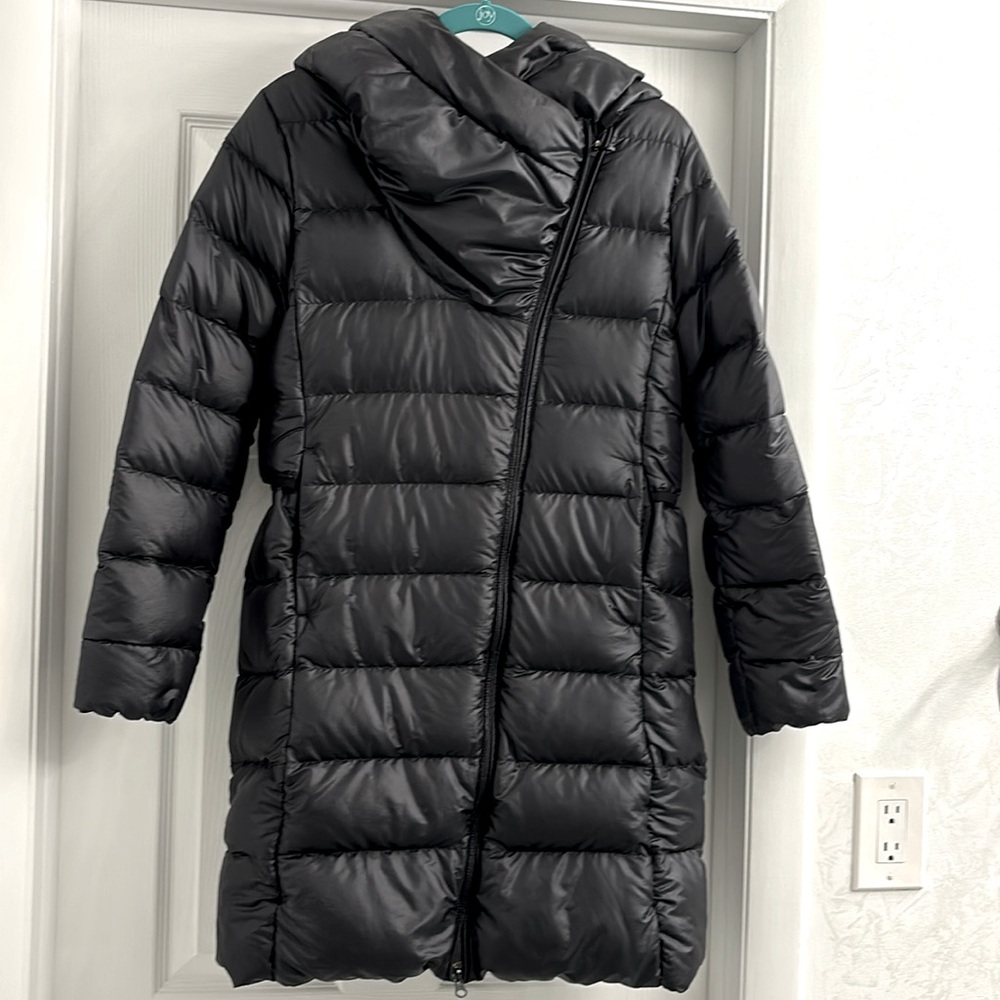 Nike Down Hooded Asymmetrical Zip Puffer Jacket in Black Size S